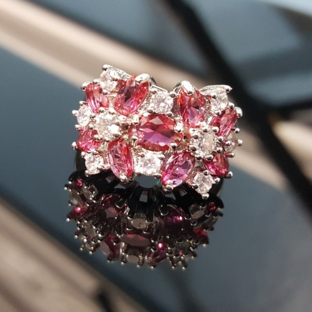 Red & White Cubic Zirconia Statement Ring - Picture 1 of 8